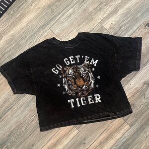 Go Get 'Em Tiger Graphic Tee Cropped Boxy Tigers 🐅 Mizzou LSU Auburn